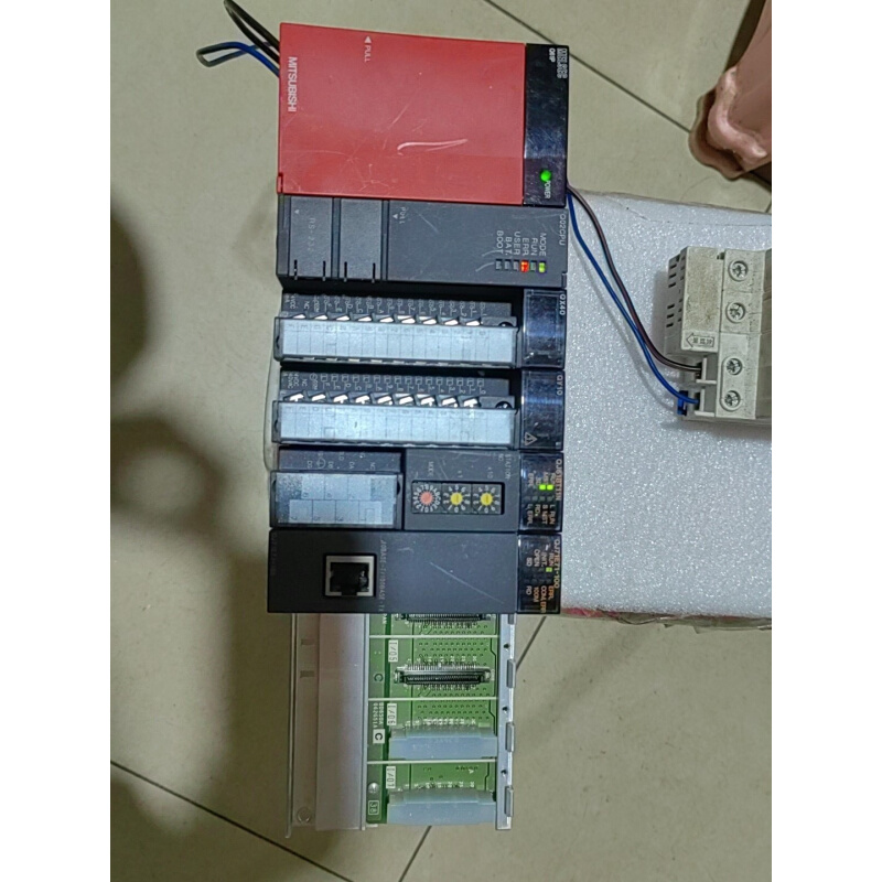 拍前询价：（议价）三菱Q模块一套，原装拆机件，成色如图，功能