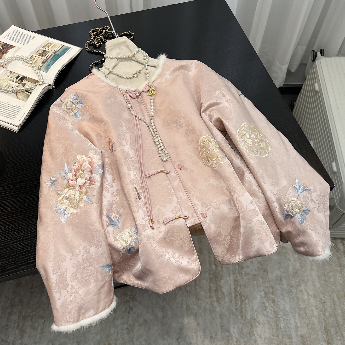 新中式风重工刺绣短外套