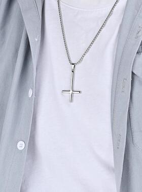 倒逆十字架我在惊悚游戏里封神白柳周边钛钢吊坠项链不掉色配饰