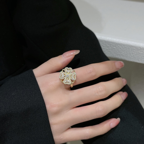 小众设计旋转四叶花戒指女轻奢精致高级感食指开口戒年新款潮