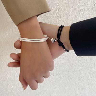 学生党专属手绳磁吸爱心可爱闺蜜朋友情侣手链新款一对男女二人款