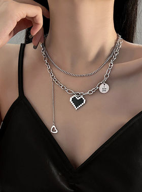 轻奢小众设计双层叠带黑色爱心项链女百搭简约字母吊坠嘻哈锁骨链