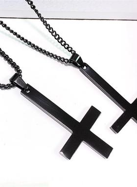 东黑三白不掉色黑色倒逆十字架钛钢项链男女个性白金简约柳吊坠