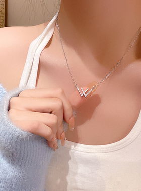 简约字母W吊坠项链女色冷淡风锁骨链小众设计韩系颈链时尚配饰