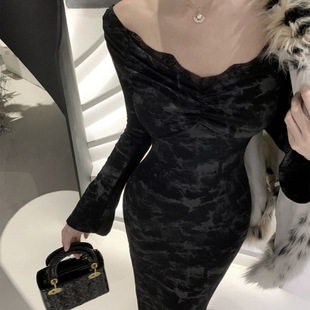 黑色一字肩长袖连衣裙女高级感小个子修身气质收腰蕾丝包臀长裙子