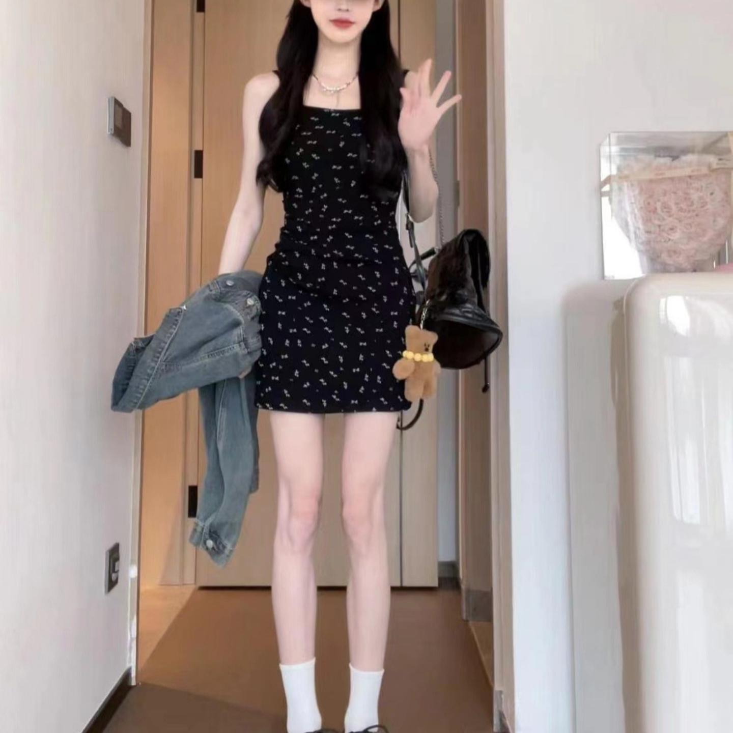 松本丧丧风黑色碎花收腰吊带中长图片