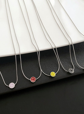 彩虹笑脸吊坠项链女式简约钛钢拼色微笑小众创意锁骨链文艺锁骨链