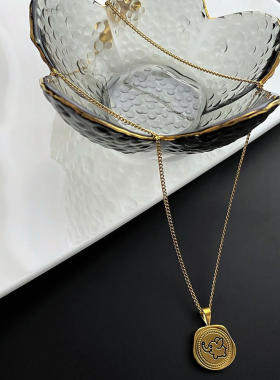 小飞象项链金色卡通不规则硬币圆牌锁骨链子钛钢搭配衣服2021新款