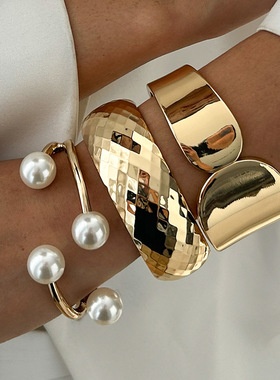 欧美跨境敲打纹路菱形光面开口手镯 复古法式气质仿珍珠缠绕手环