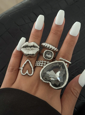 欧美跨境夸张黑色爱心亚克力钻戒