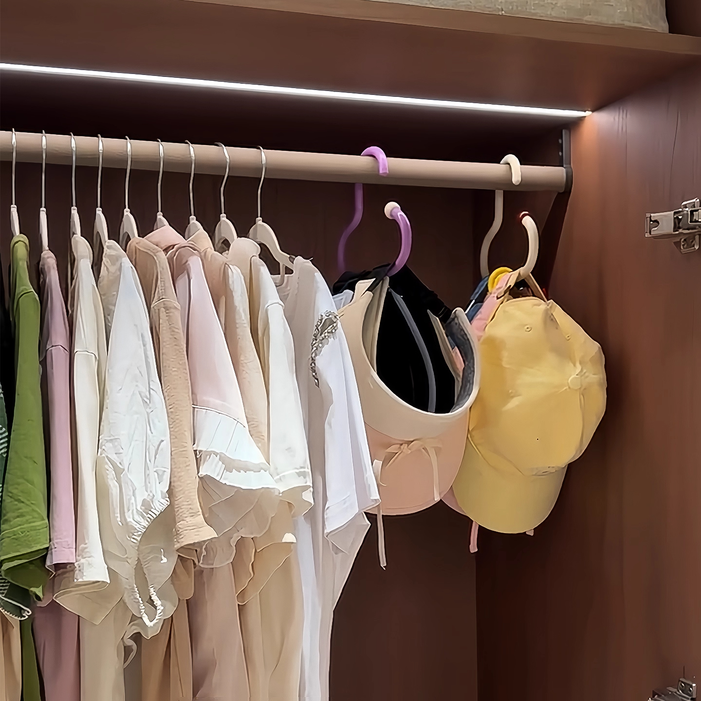 吊带专用衣架内衣收纳神器衣帽挂钩家用衣柜内置挂衣架帽子不变形