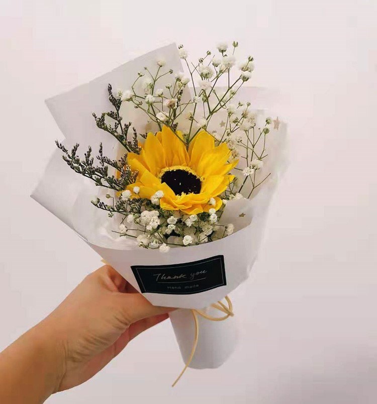 新品满天星手捧花毕业太阳花干花向日葵小花束野餐