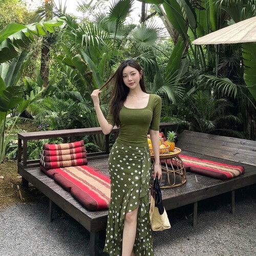 法式纯欲波点设计感度假风套装