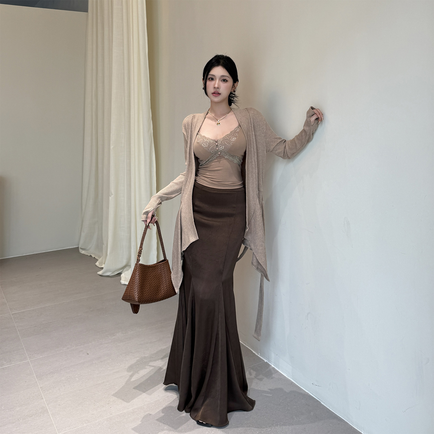 温柔风套装背心开衫半身裙三件套