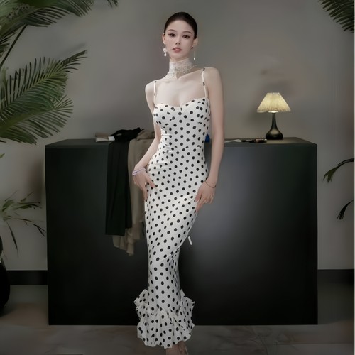 夏季法式波点花苞吊带修身礼服裙