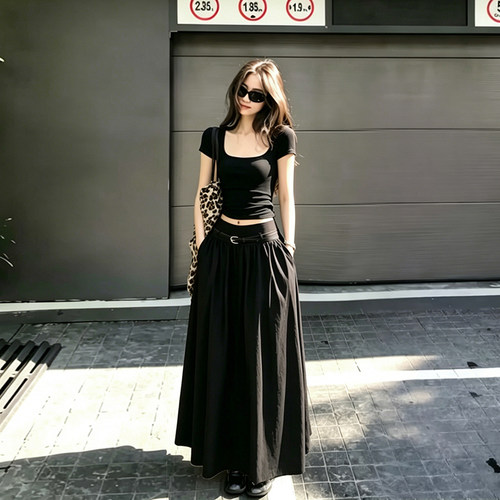 GirlsAt18 性感辣妹气质套装裙女黑色短袖T恤上衣修身长裙两件套