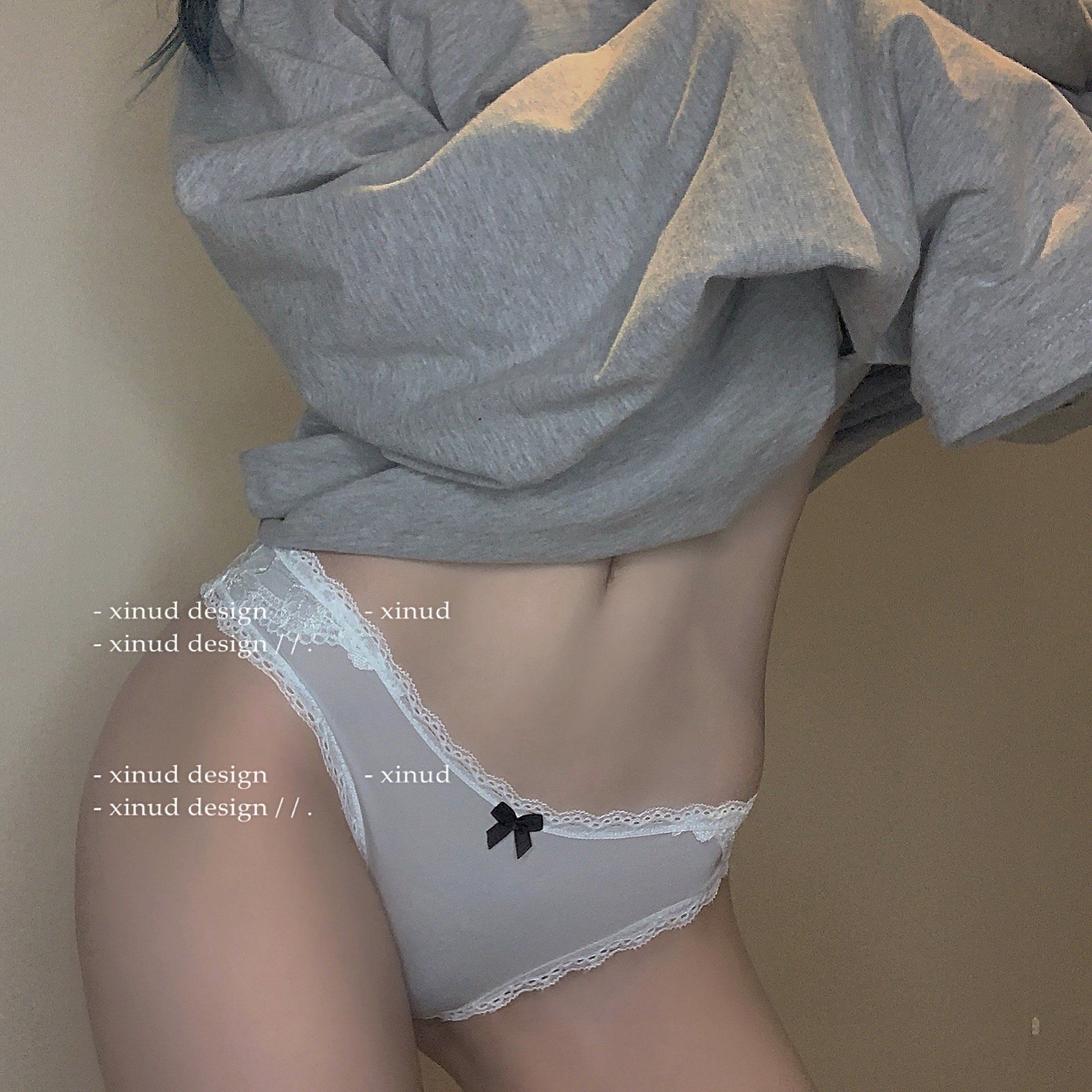 「la」牛奶丝日系女花边内裤