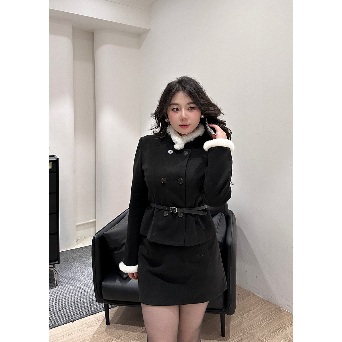 “富人区teddy黑色气质上衣半裙