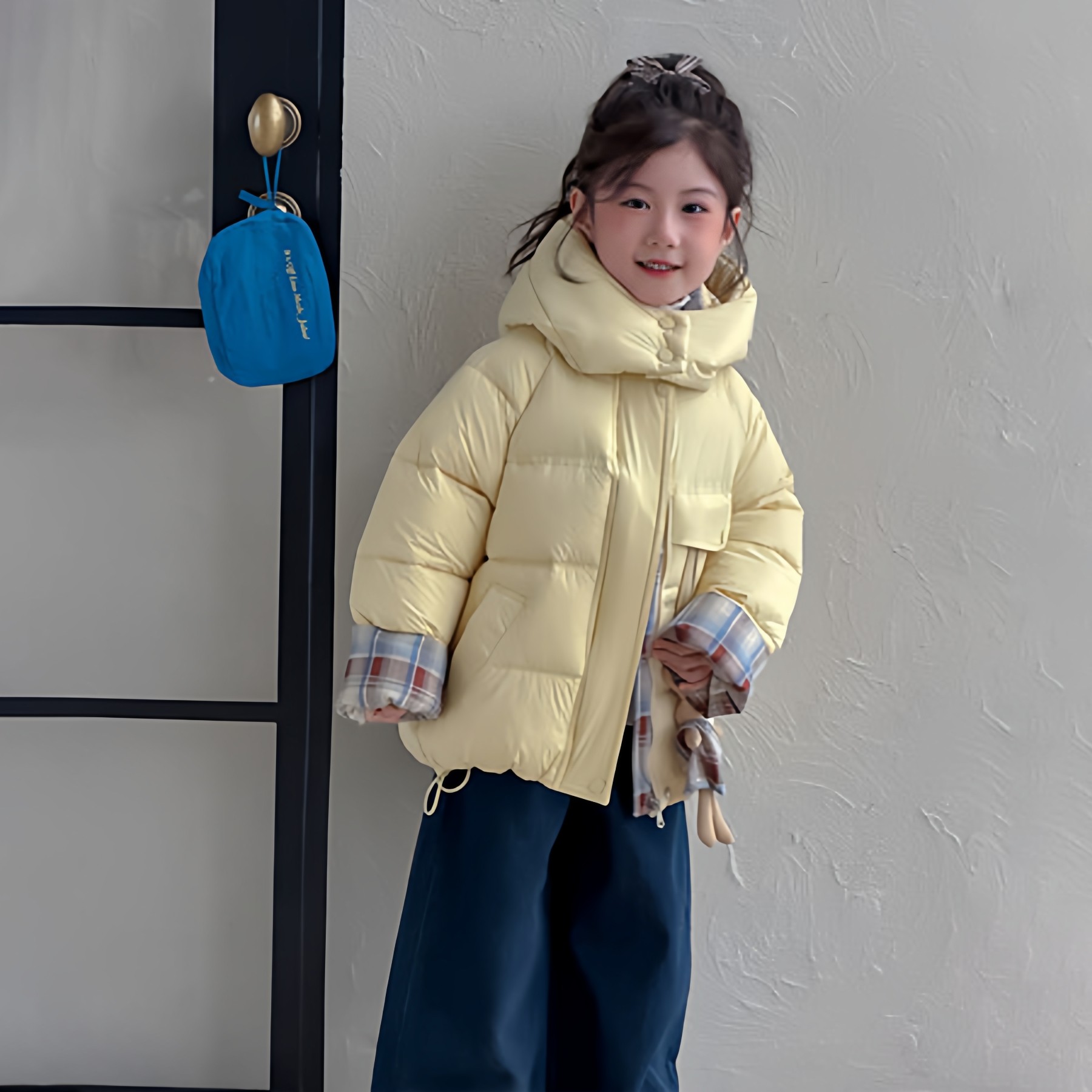女童短款连帽加厚白鸭绒羽绒服