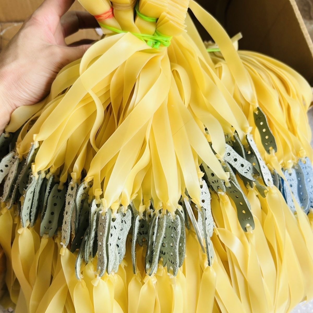 2.0加厚弹弓皮筋户外扁皮筋1.2暴力皮筋组透明色乳胶橡皮筋