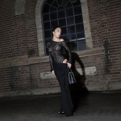 蕾丝性感喇叭长袖连衣裙