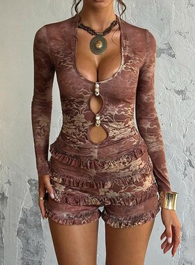 Deep V-long sleeved printed short jumpsuit深V长袖印花连体裤