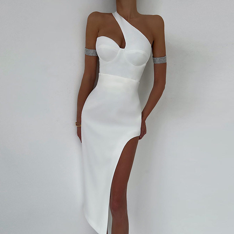 sexy diagonal shoulder split chest dress性感斜肩显胸连衣裙女