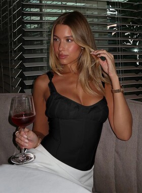 Black fungus edge pleated waistband top木耳边缩褶束腰上衣女