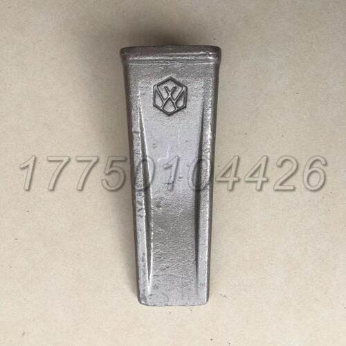 新源轮式挖掘机65c75通用挖机pc60斗齿斗肖标准耐磨型黑色