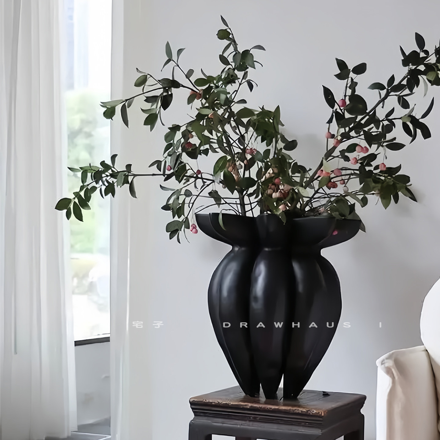 侘寂风中古佛手黑色花瓶