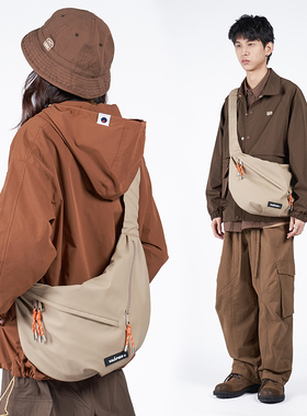 VAOPER喂牌新款大容量斜挎包男骑行运动饺子包女小众通勤单肩包潮