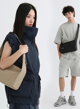 VAOPER花儿与少年喂牌日系大容量斜挎包女小众单肩包框框男士包包