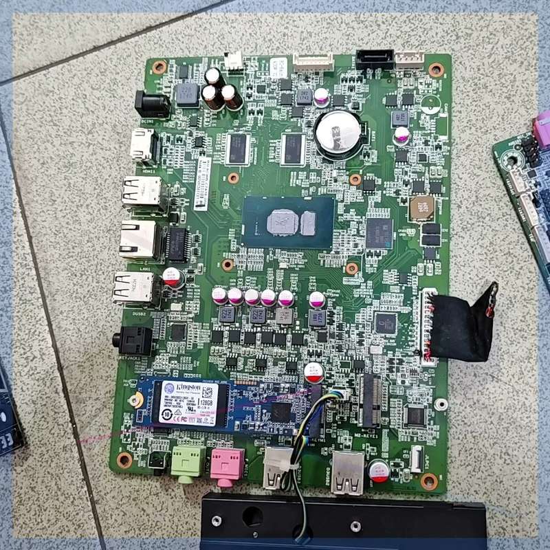 有一片的All主板3855U的成色好功能实物图,