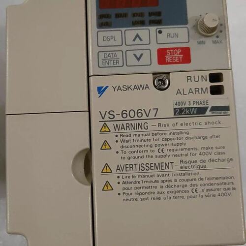 CIMR-V7AT42P2 VS-606V7 变频器 三相400V 2.2kW 议价维修
