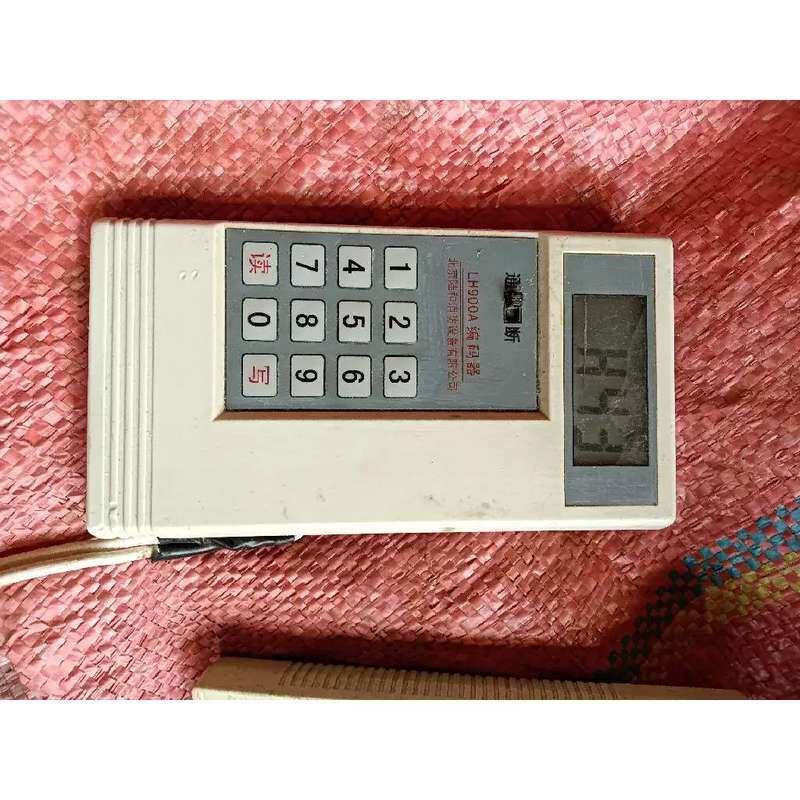 议价陆和LH900A编码器,库房里找到的,开机正常,有需要的联系