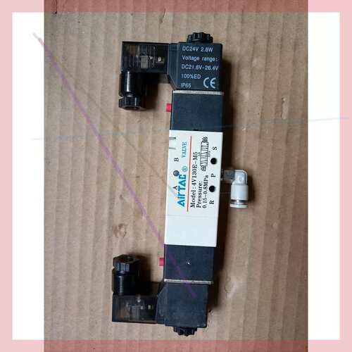 AirTAC电磁阀4V130E-M5 正品 没