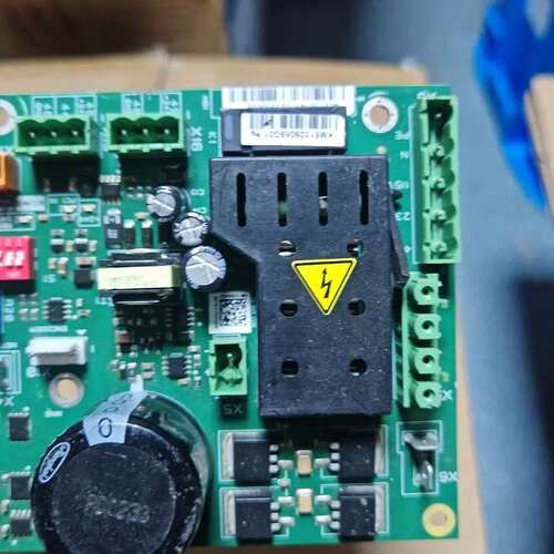 议价通力电梯D15门机板，型号KM606060G01