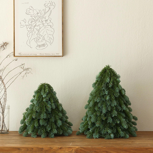 圣诞节日装饰品氛围感拍照道具家用仿真诺贝松圣诞树小型桌面摆件