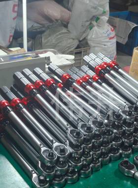 空压机缸盖螺栓声响式扭矩扳手80-150Nm预置式扭力扳手±3%