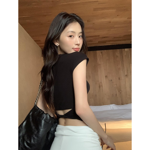 pusumede 后腰镂空扭结短袖t恤女休闲设计感短款修身小飞袖上衣