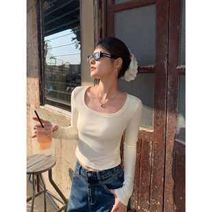pusumede【现货5折】米杏色方领长袖t恤女修身短款针织打底上衣
