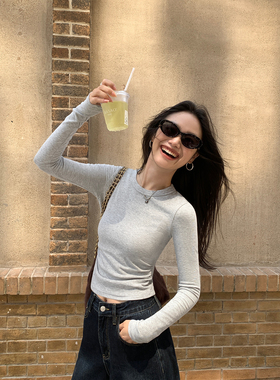 pusumede 自在韵律 灰色圆领长袖T恤女气质修身内搭针织短款上衣