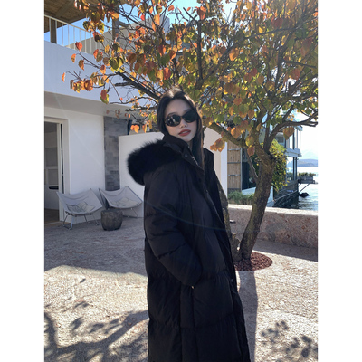 百搭时尚长款毛领羽绒服