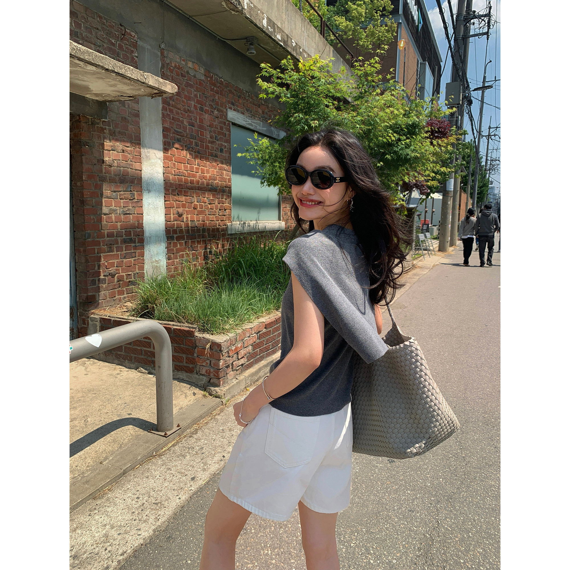 pusumede墙裂推荐~白色宽松阔腿a字牛仔短裤女高腰中裤直筒五分裤