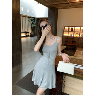 针织吊带连衣裙女百褶裙无袖 法式 短裙 现货7.5折 pusumede