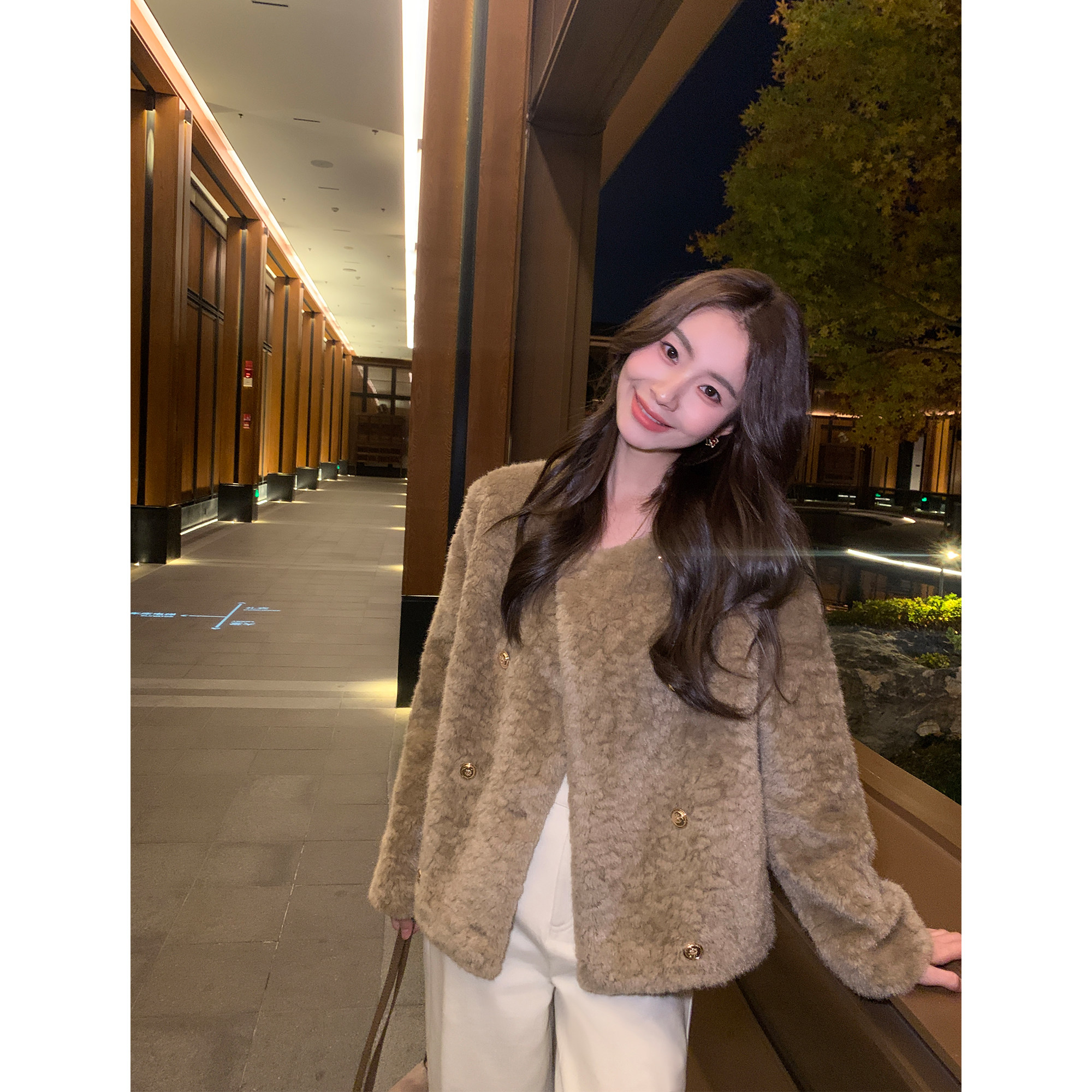 pusumede 轻雅风韵 高级感环保仿皮草女蓬松软糯双排扣毛毛外套,女装/女士精品,皮草,淘宝优惠券,粉丝福利购,淘宝优惠卷