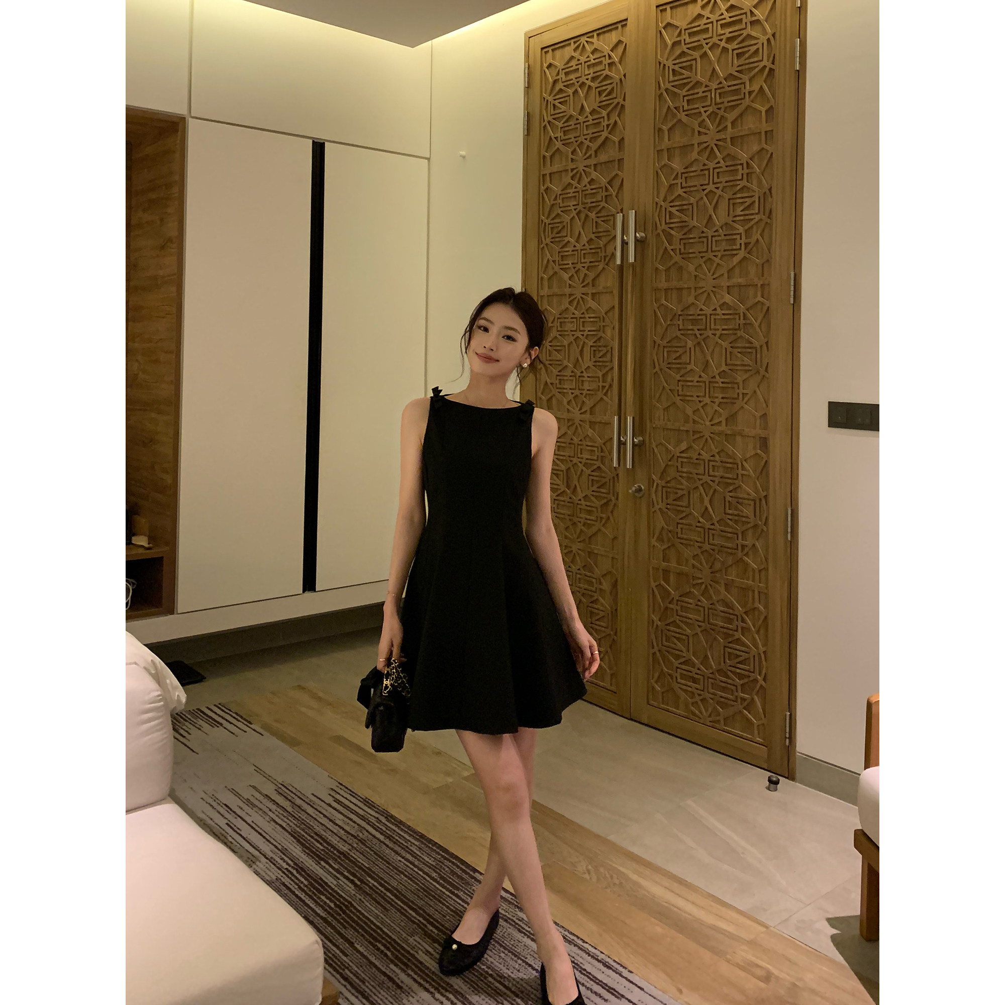 pusumede 烟霭筑梦 蝴蝶结背心连衣裙女高级感船领收腰无袖短裙