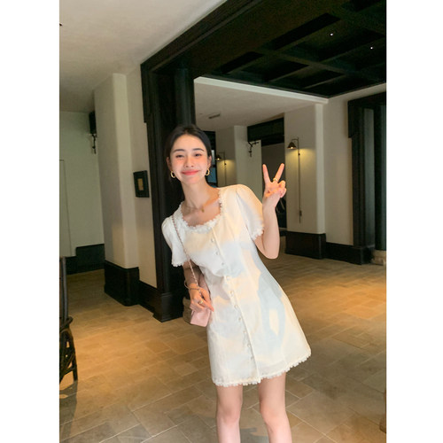 精致花边方领短袖白色连衣裙女