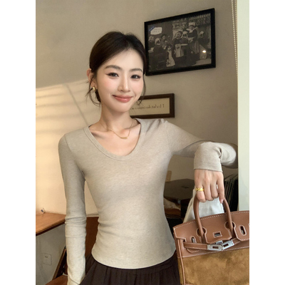 长袖T恤简约而不失大牌感