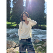 pusumede T恤韩系慵懒上衣 女打底长袖 逸步悠悠 白色宽松V领针织衫